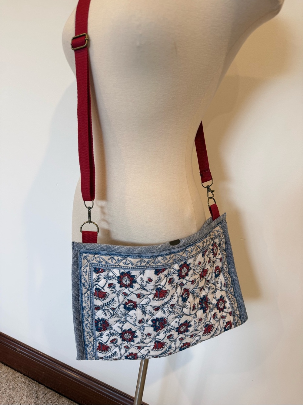 NEW Handmade Upcycled Quilted Floral Placemat Crossbody Bag